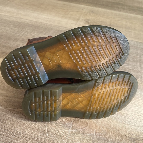 Dr. Martens lines Chelsea boot - Picture 5 of 6